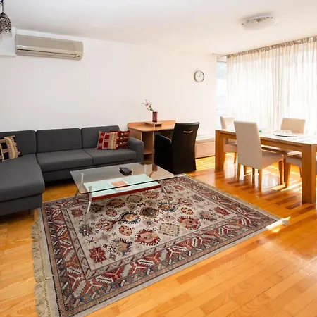 Modern 2bdr In The Center- Free Parking Sarajevo
