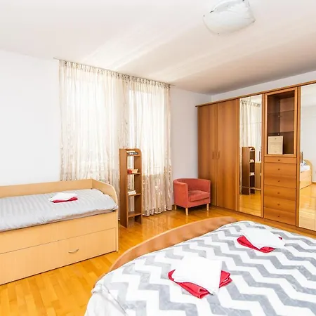 Modern 2bdr In The Center- Free Parking * Sarajevo